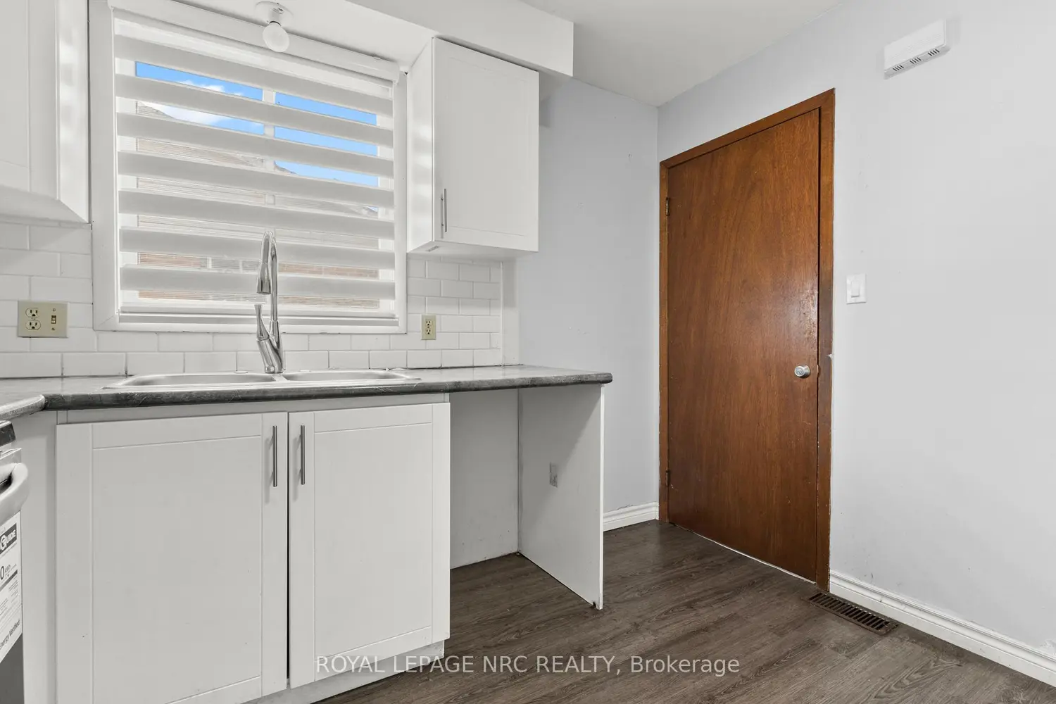 20 Canterbury Drive photo 4