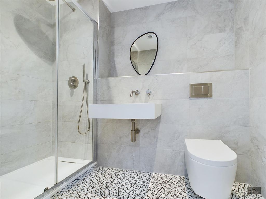 2 bed flat for sale2 Barnfield Gate, Exeter EX1 photo 5