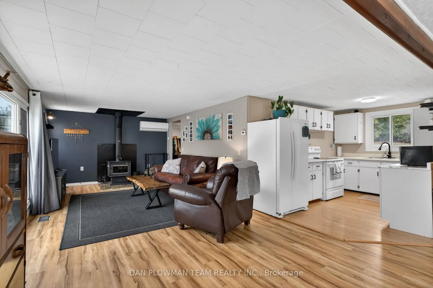 Additional image 9 of 1545 Westview Crescent