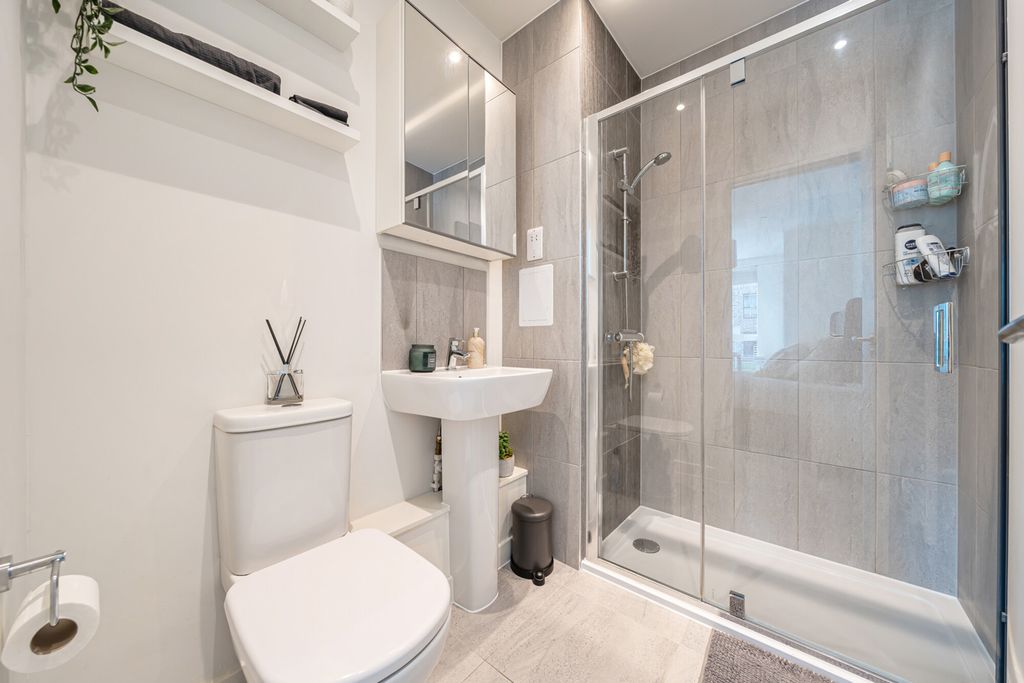 Additional image 9 of 2 bed flat for saleArthur Street, Erith DA8