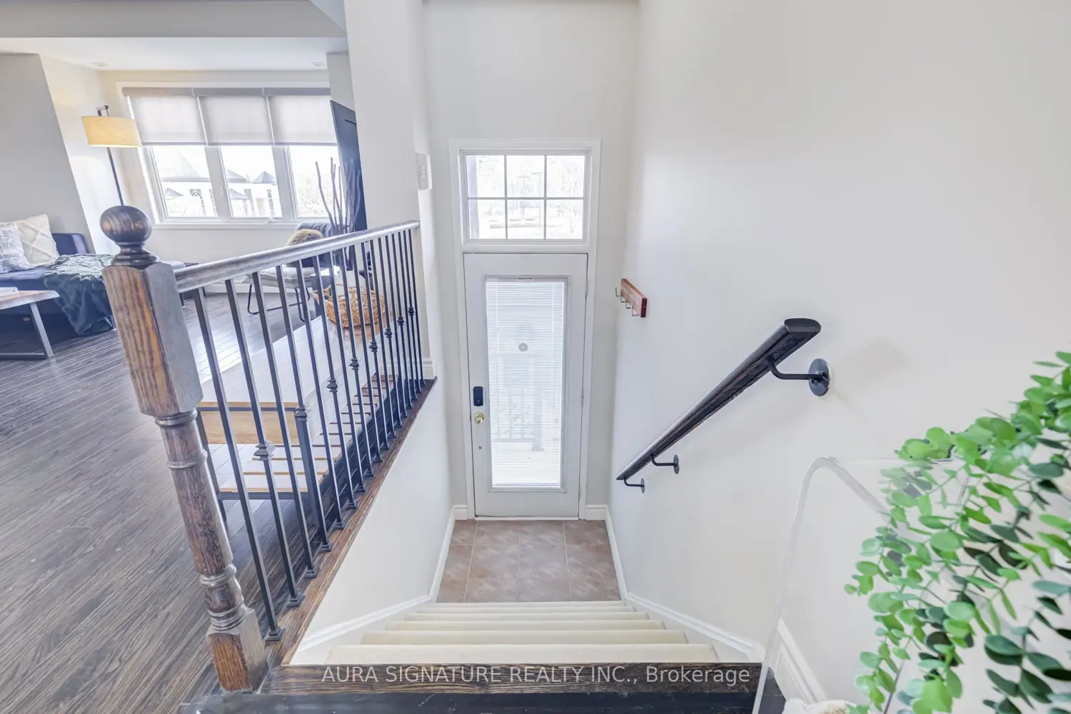 3335 Thomas Street 6