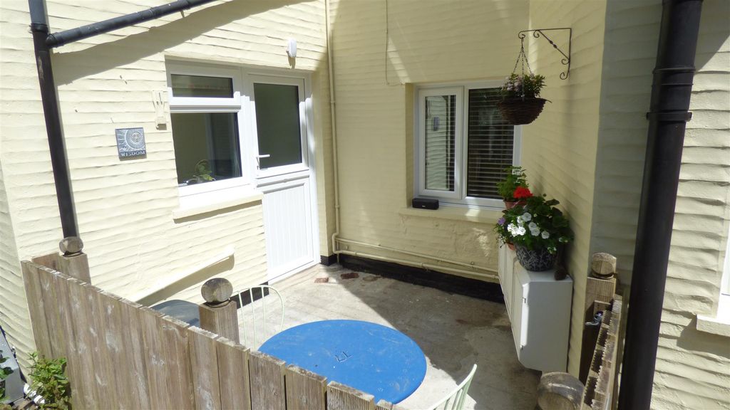 Additional image 10 of 2 bed flat for saleLostwithiel Street, Fowey PL23