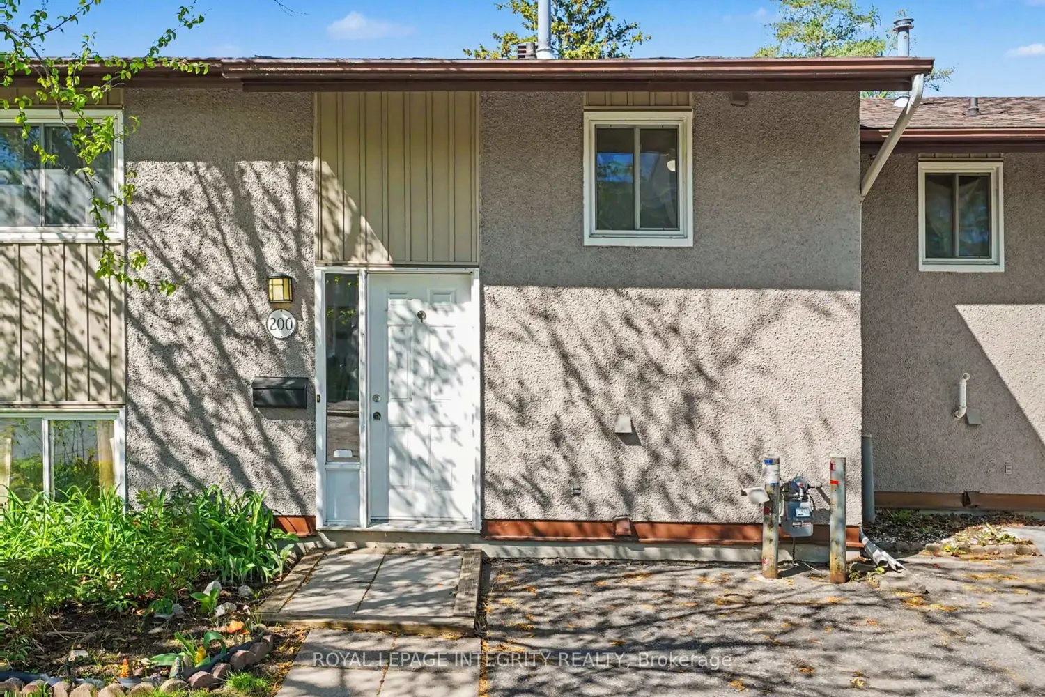 200 Woodfield Drive 106