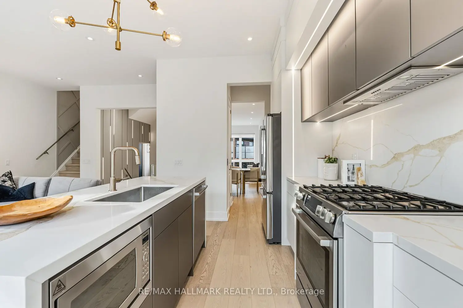 46 Crestridge Drive photo 4