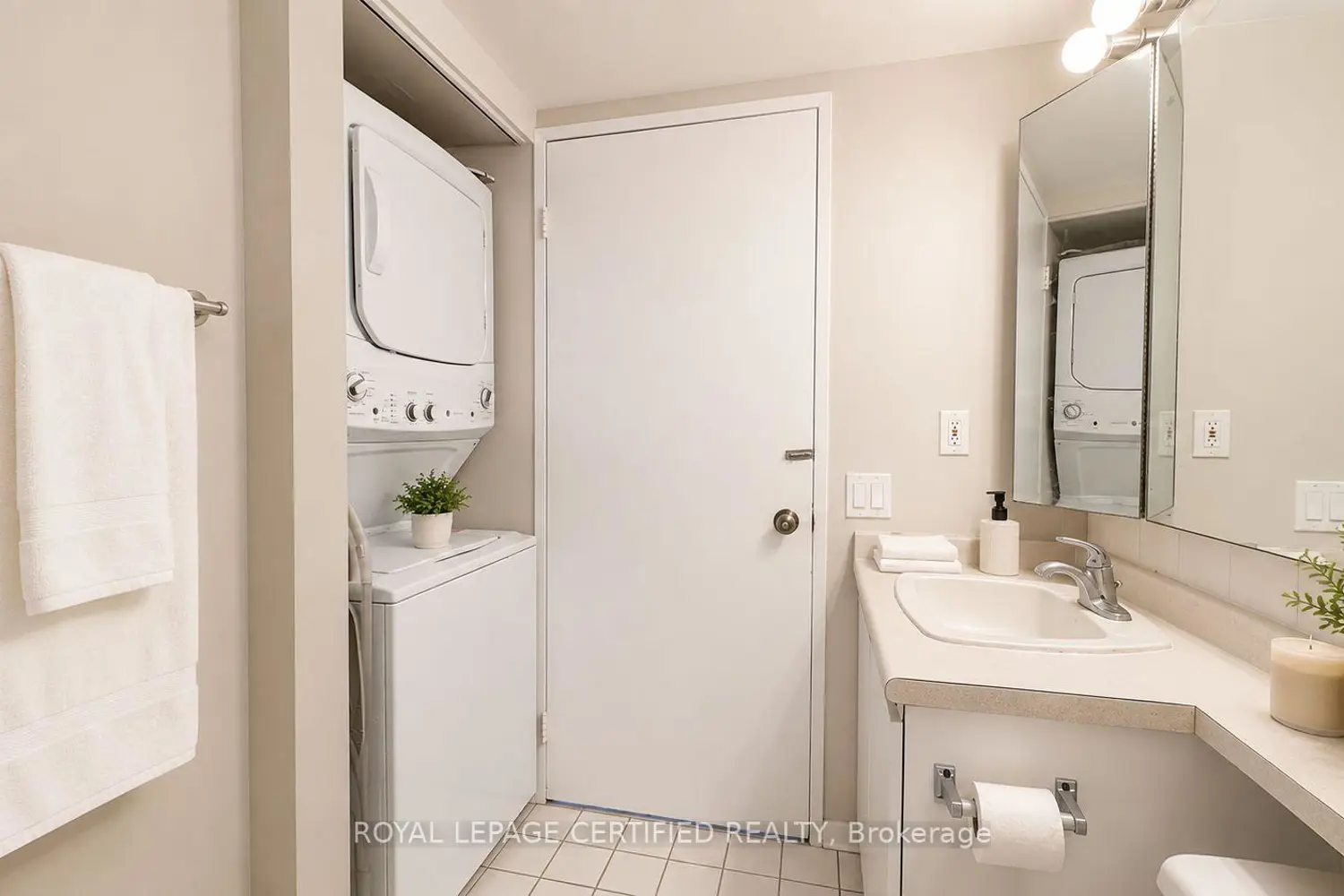 Additional image 8 of 21 Overlea Boulevard 1309
