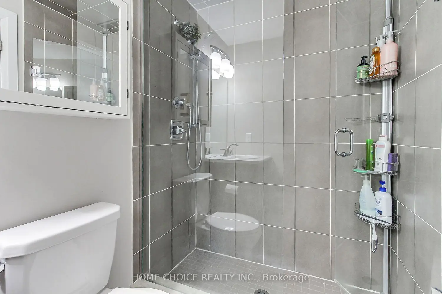 Additional image 11 of 720 Yonge Street 301