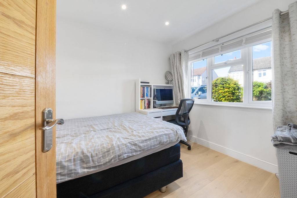 Additional image 14 of 4 bed detached bungalow for saleLaurel Avenue, Gravesend DA12