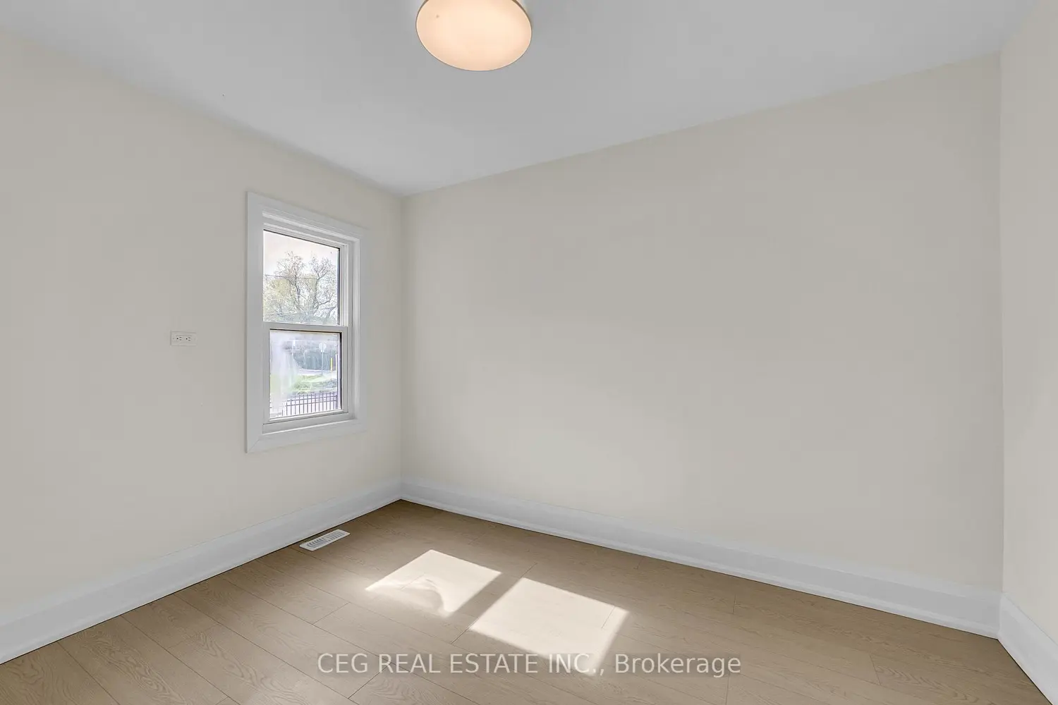 Additional image 10 of 53 Twenty Fourth Street