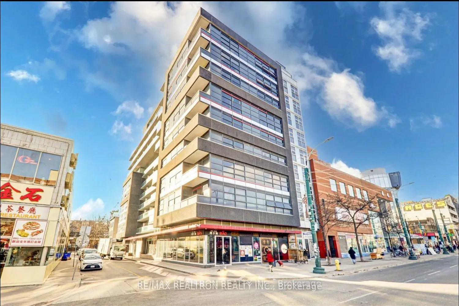 10 Willison Square 803