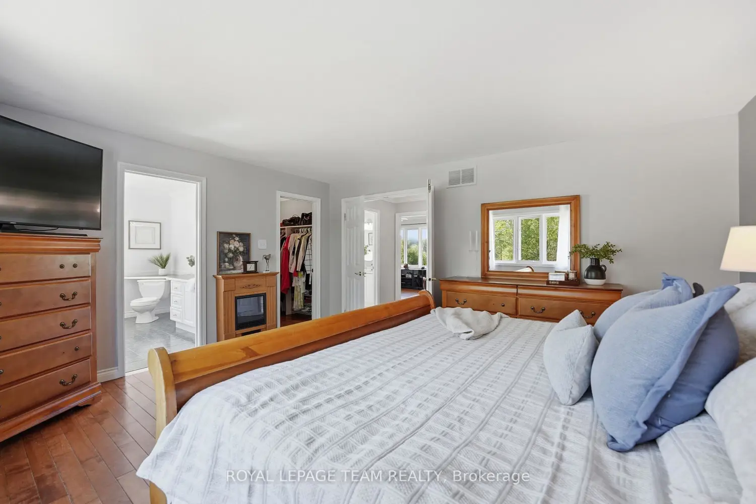 118 Rushing Brook Drive photo 2