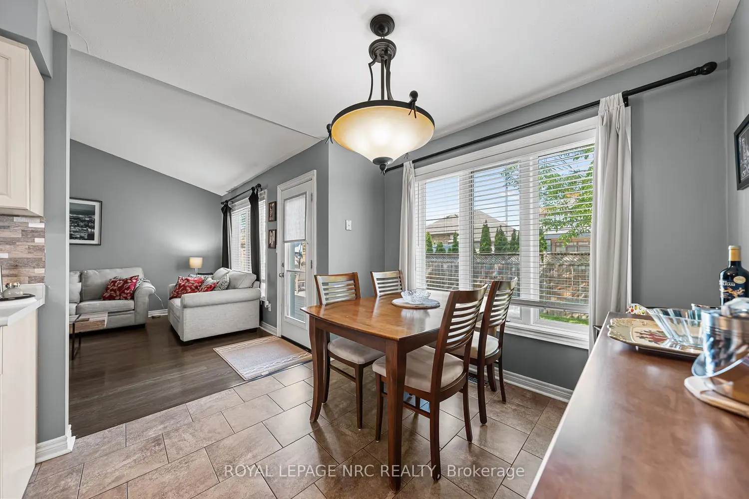1052 Vansickle Road photo 2