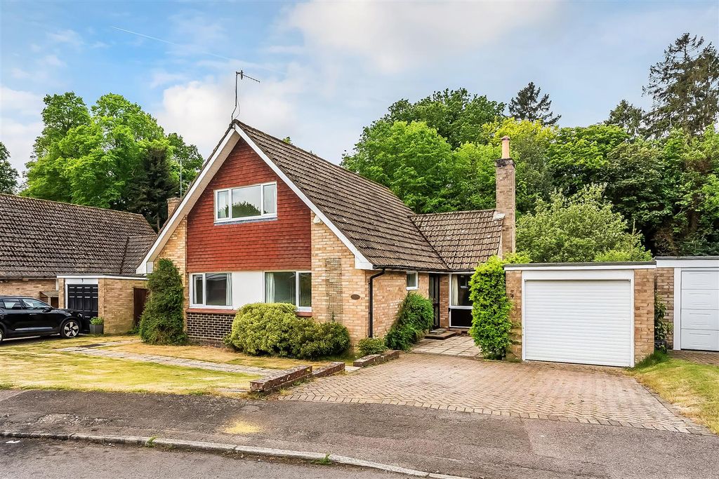 4 bed detached house for saleThe Priory, Godstone RH9