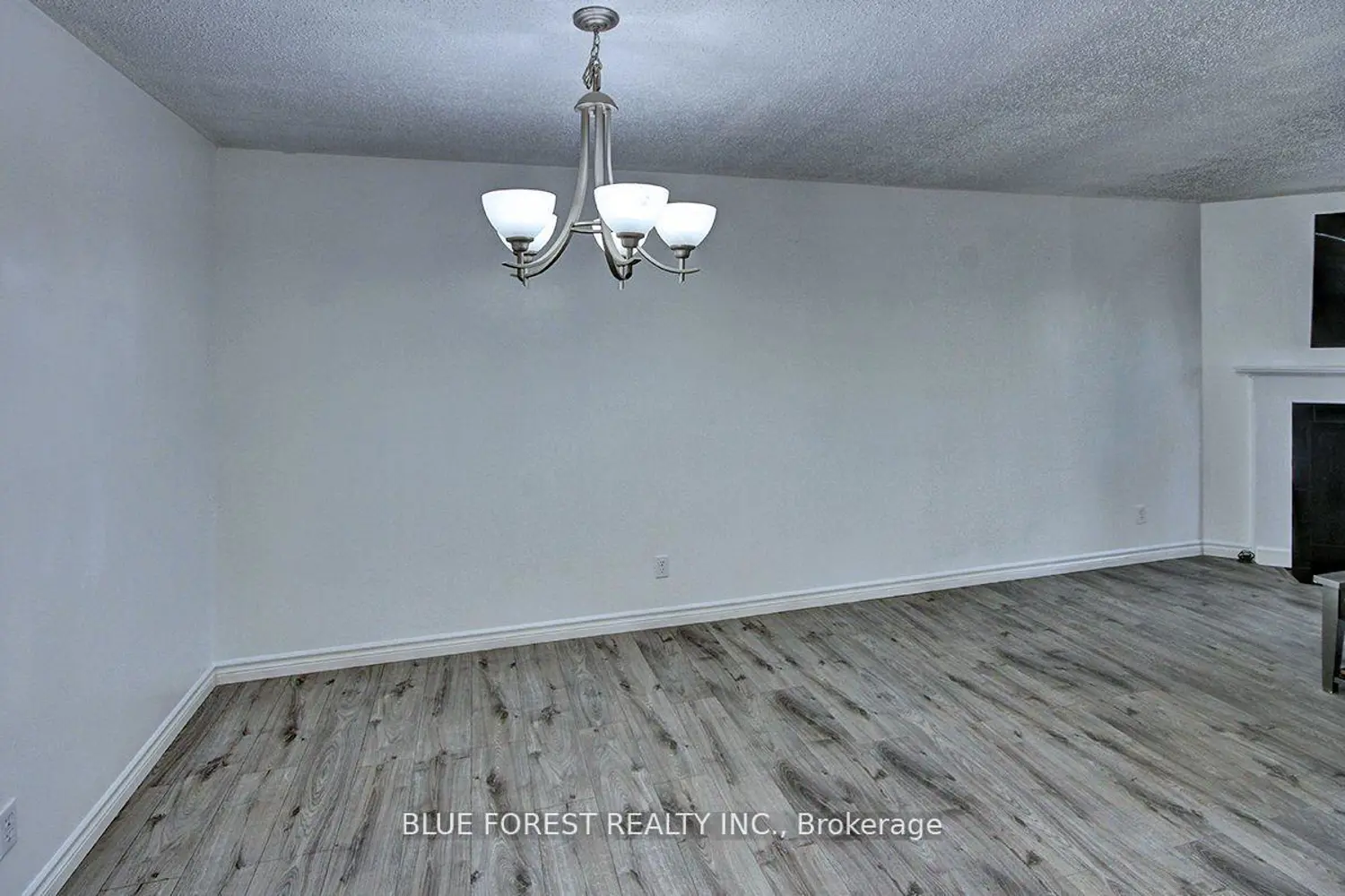739 Deveron Crescent 209 photo 3