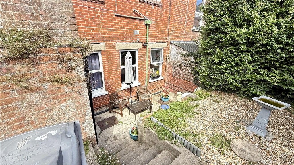 Additional image 7 of 3 bed flat for saleTennyson Road, Freshwater, Isle Of Wight PO40