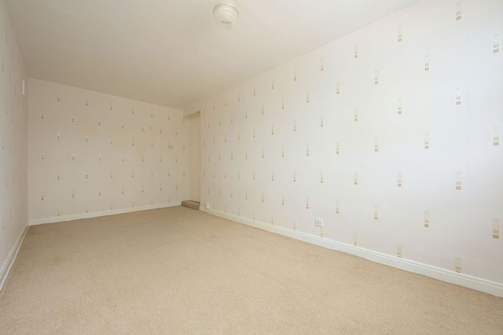 Additional image 20 of 4 bed semi-detached house for sale39 Oxgang Road, Grangemouth FK3