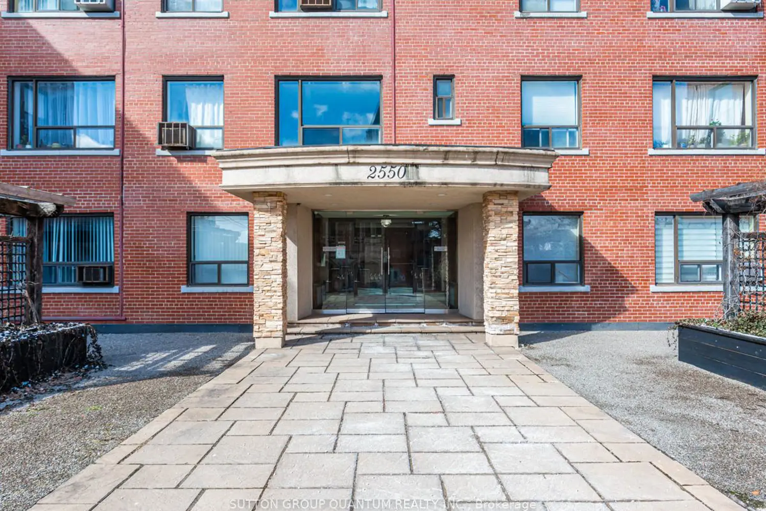 2550 Bathurst Street Suite 218