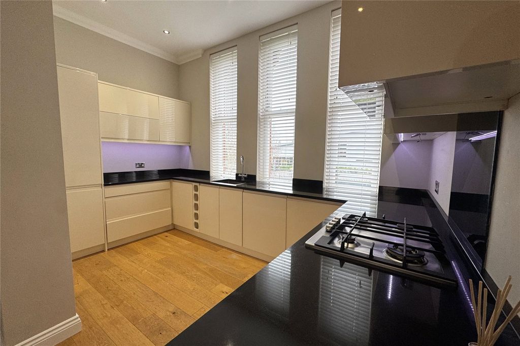 Additional image 3 of 2 bed flat for saleFarnborough Road, Farnborough, Hampshire GU14