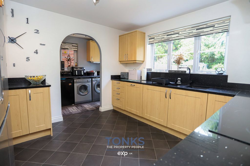 Additional image 14 of 5 bed detached house for saleCavalier Drive, Halesowen B63