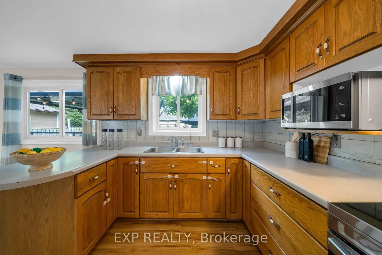 26 Peachtree Crescent photo 3