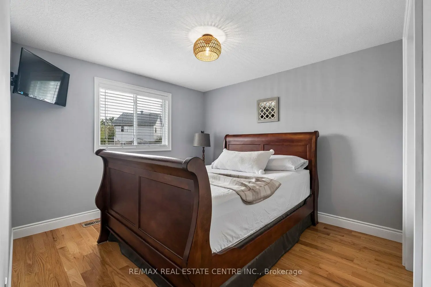 Additional image 11 of 704 Russell Court