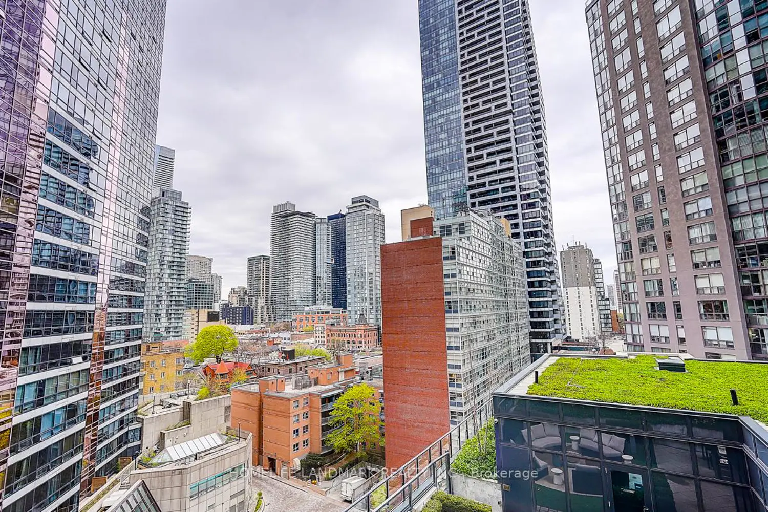 Additional image 14 of 955 Bay Street 1116