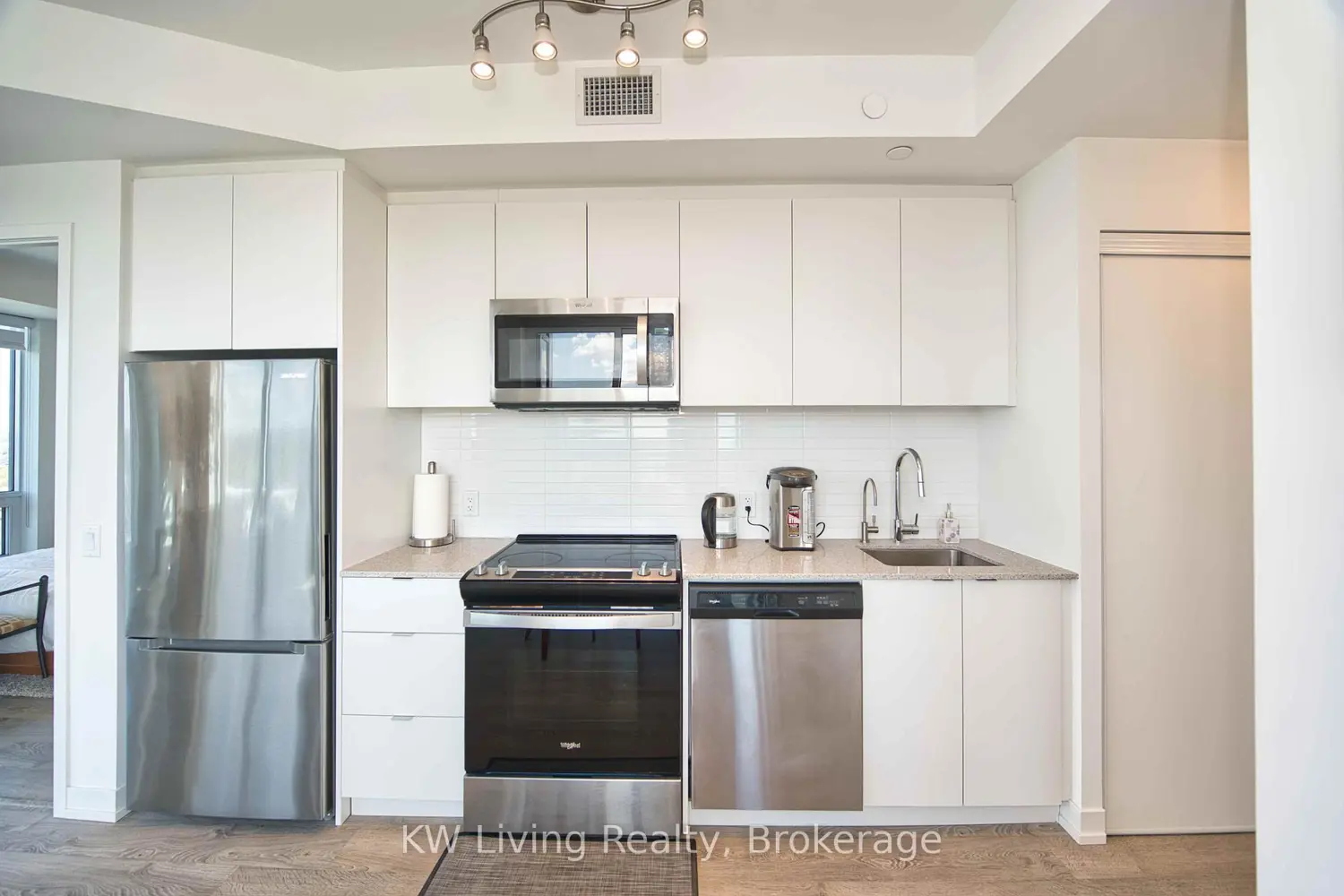 3 Rosewater Street 1109 photo 5