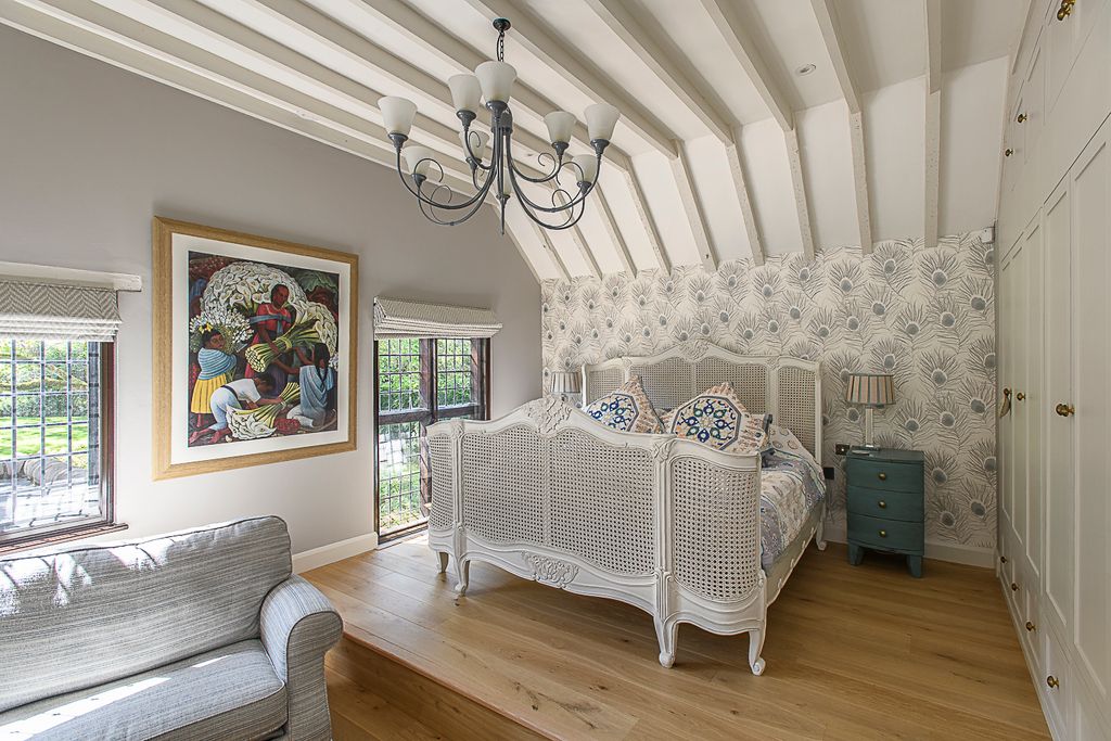 Additional image 21 of 5 bed detached house for salePitt Lane, Frensham, Farnham GU10