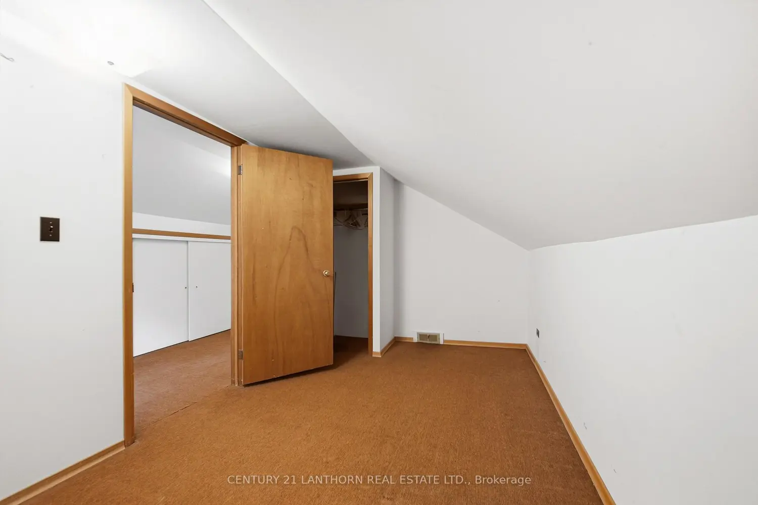 193 St. Lawrence Street photo 2