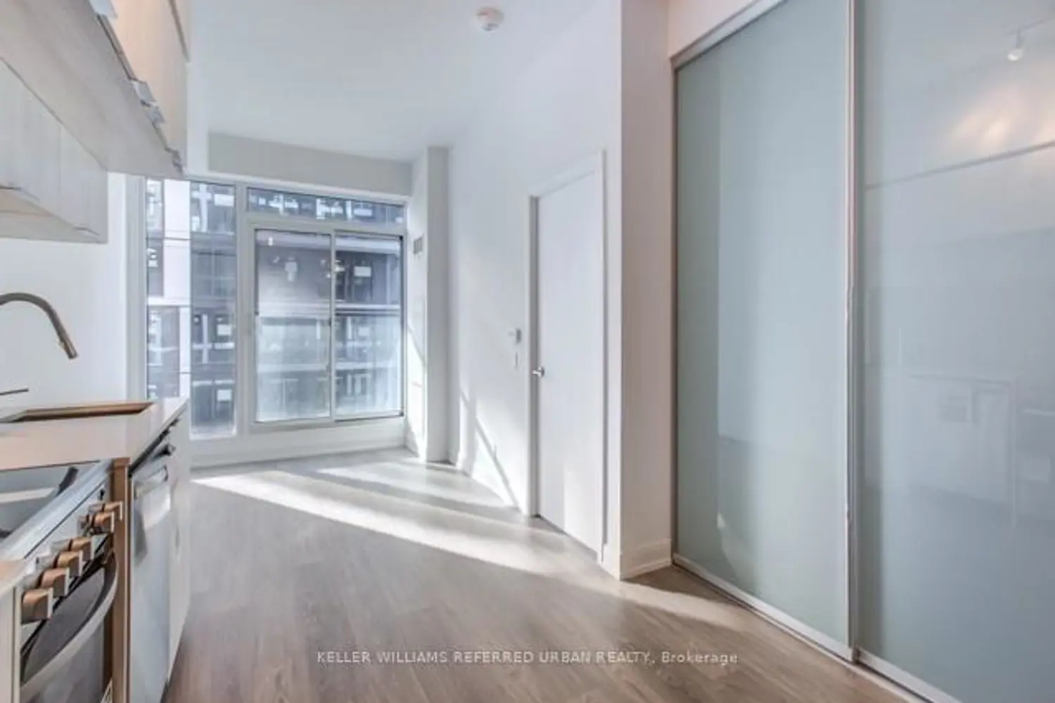 Additional image 3 of 181 Dundas Street 3601