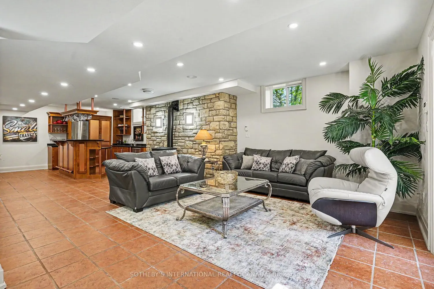 42 Prince Adam Court photo 2