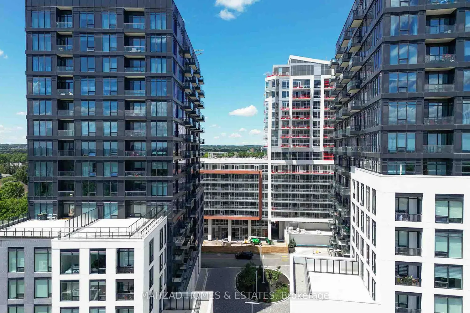 8886 Yonge Street 1806 photo 2