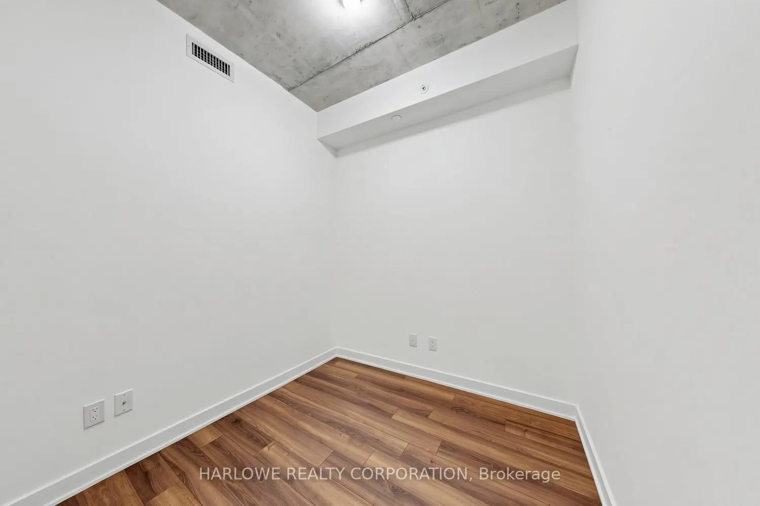 Additional image 14 of 210 Simcoe Street 510