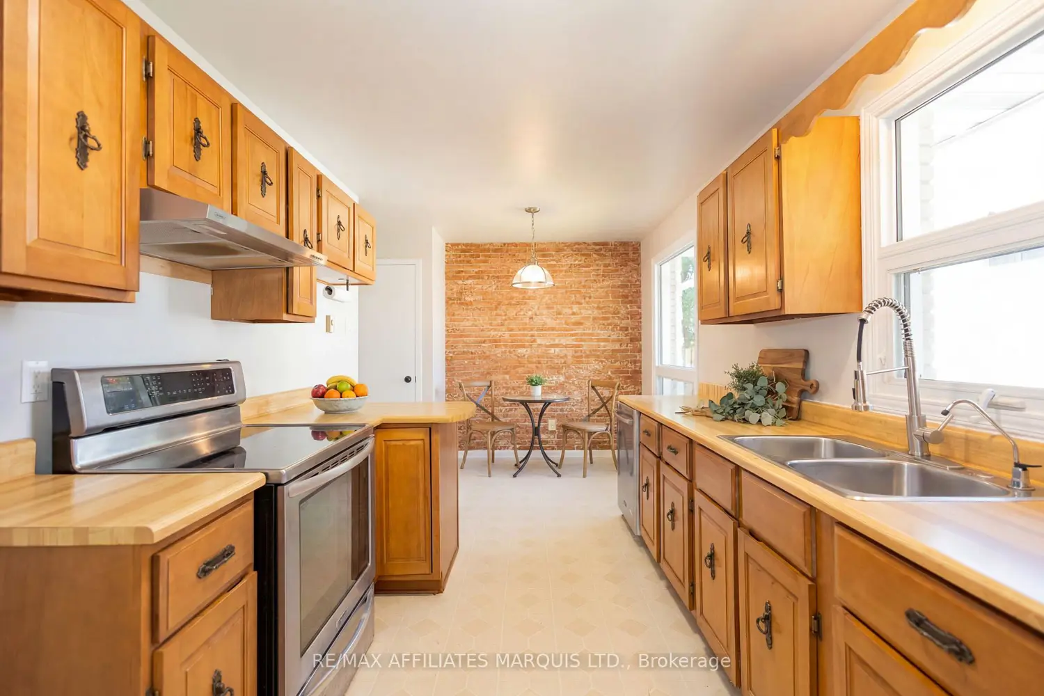 1849 Dewhurst Avenue photo 5