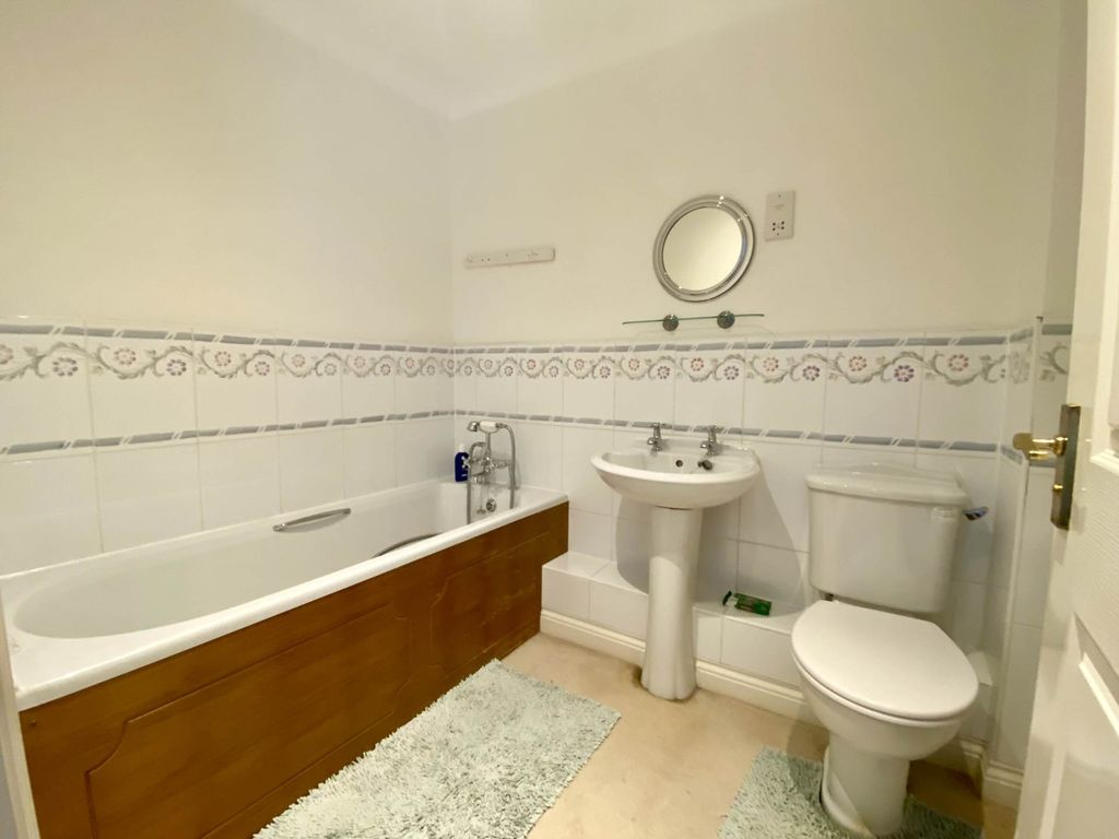 Additional image 8 of 3 bed flat for saleDouglas Avenue, Exmouth EX8