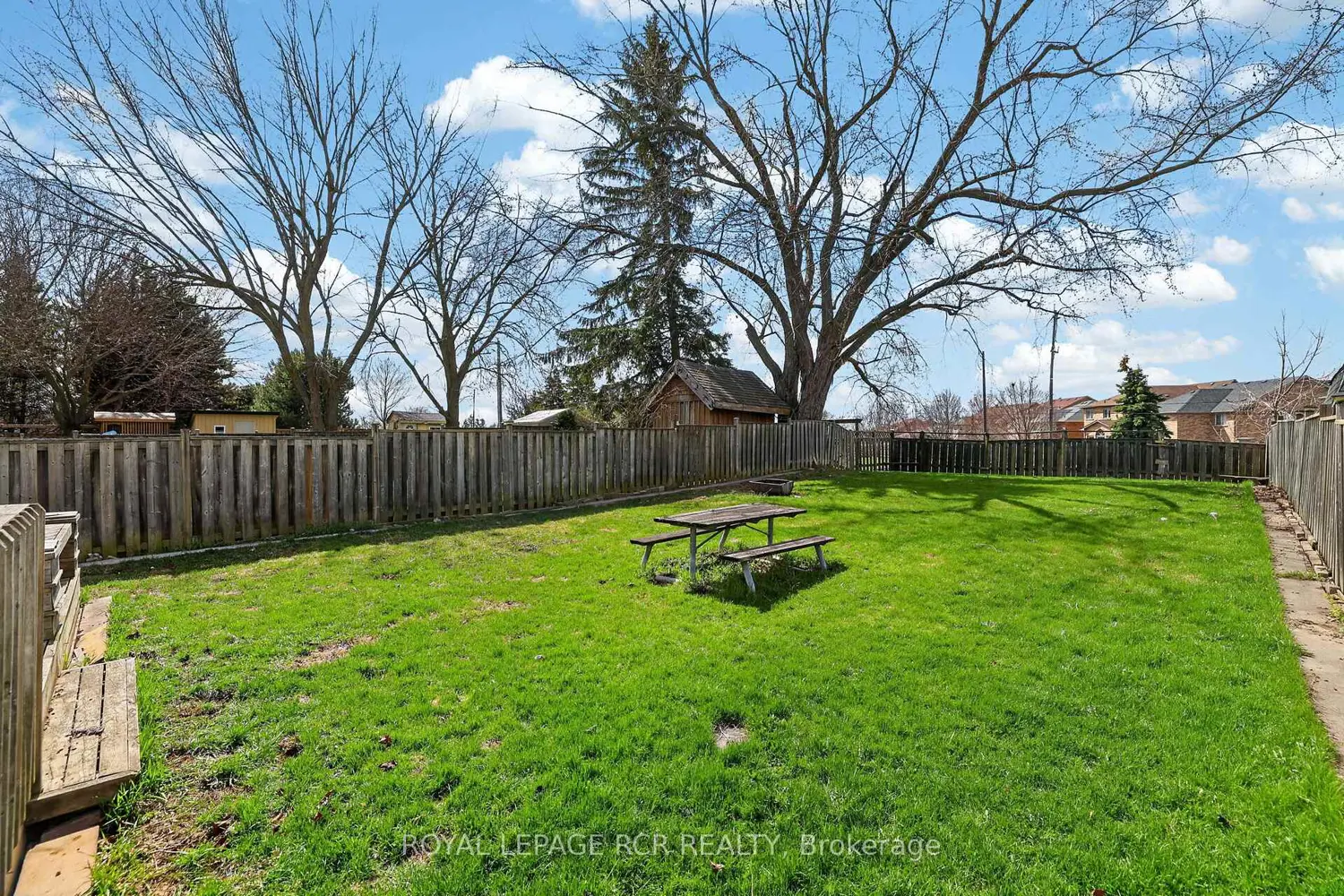 296 Whitehead Crescent photo 5