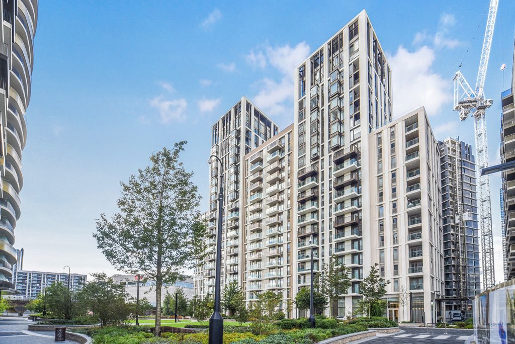 1 bed flat for saleCascade Way, White City W12