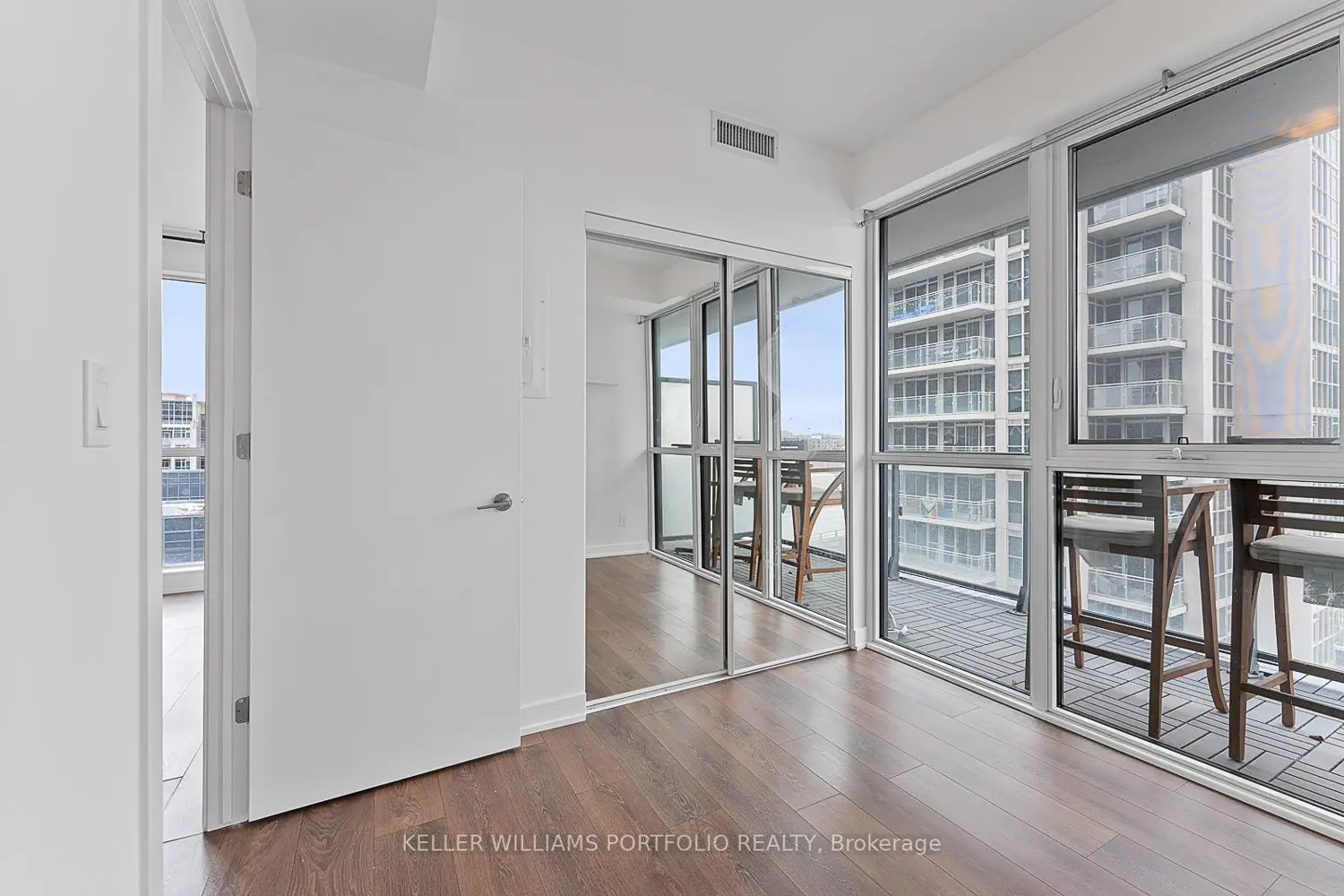 Additional image 17 of 50 Bruyeres Mews 1009