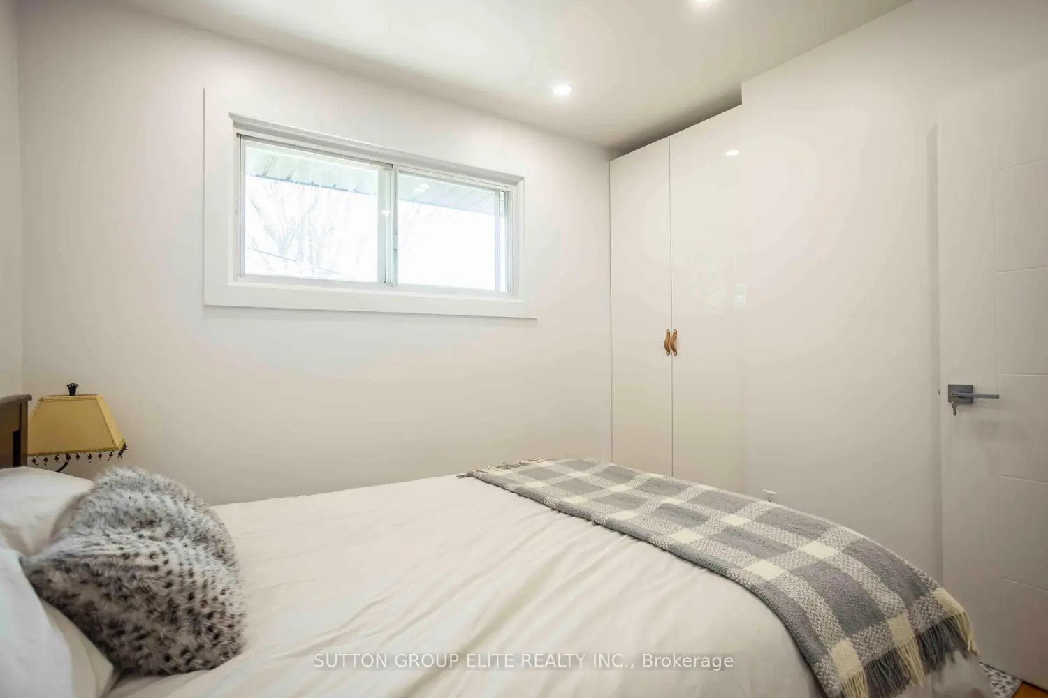 Additional image 16 of 4165 Victoria Avenue