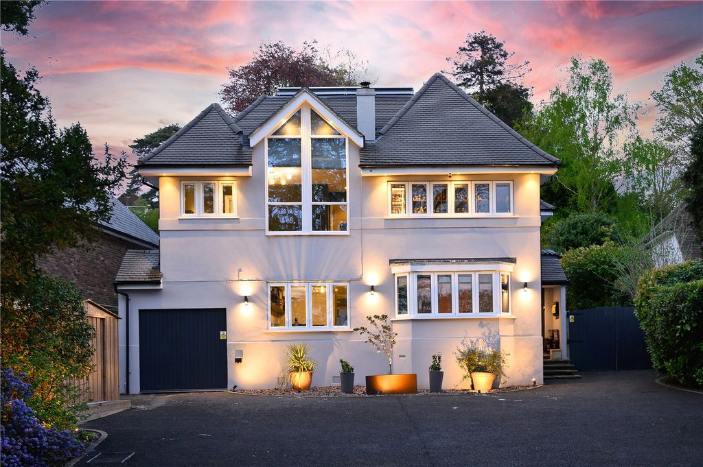 5 bed detached house for saleDrakes Close, Esher, Surrey KT10