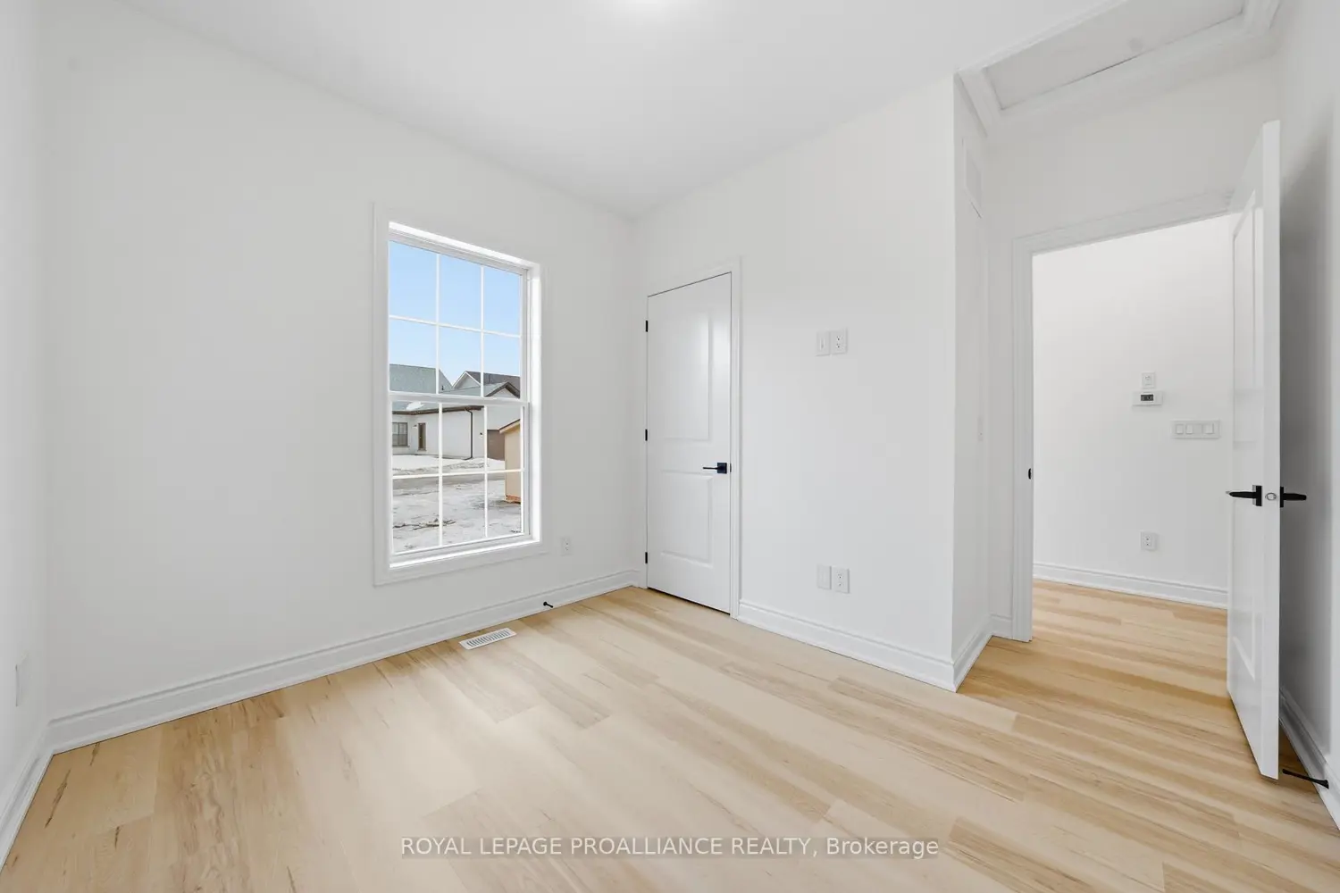 Additional image 17 of 922 Kerr Street