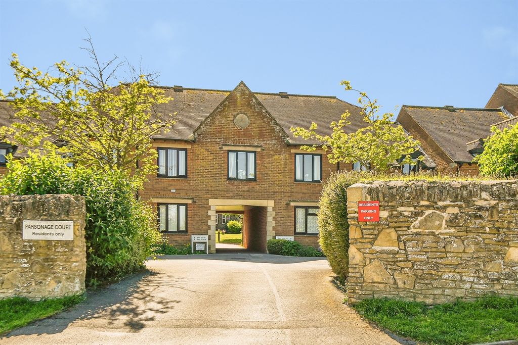 1 bed flat for saleParsonage Court, Highworth, Swindon SN6
