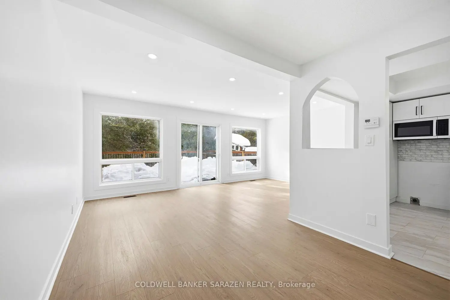 74 Shearer Crescent photo 5