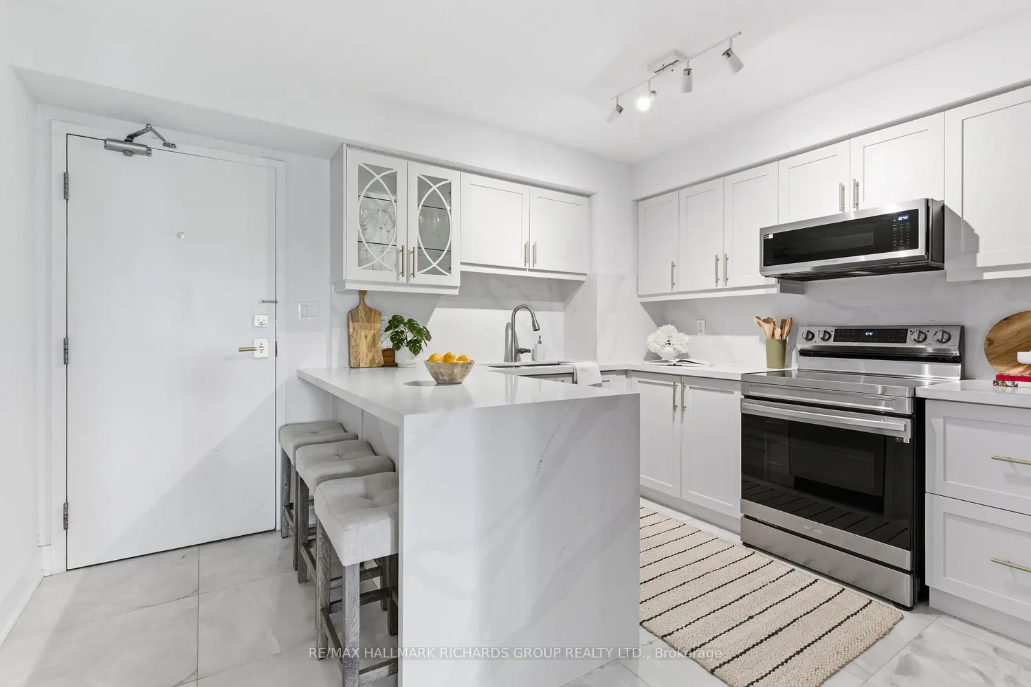 Additional image 9 of 118 Finch Avenue 8