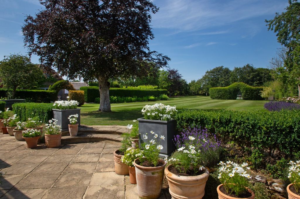 Additional image 2 of 6 bed detached house for saleThrupp, Faringdon, Oxfordshire SN7