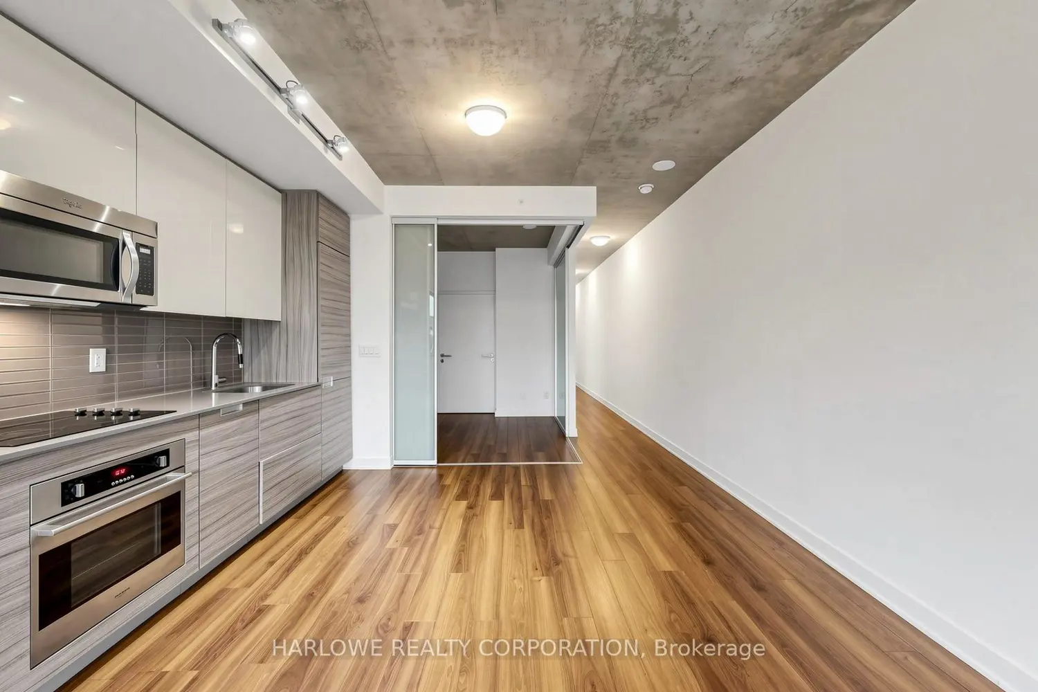 Additional image 9 of 210 Simcoe Street 510