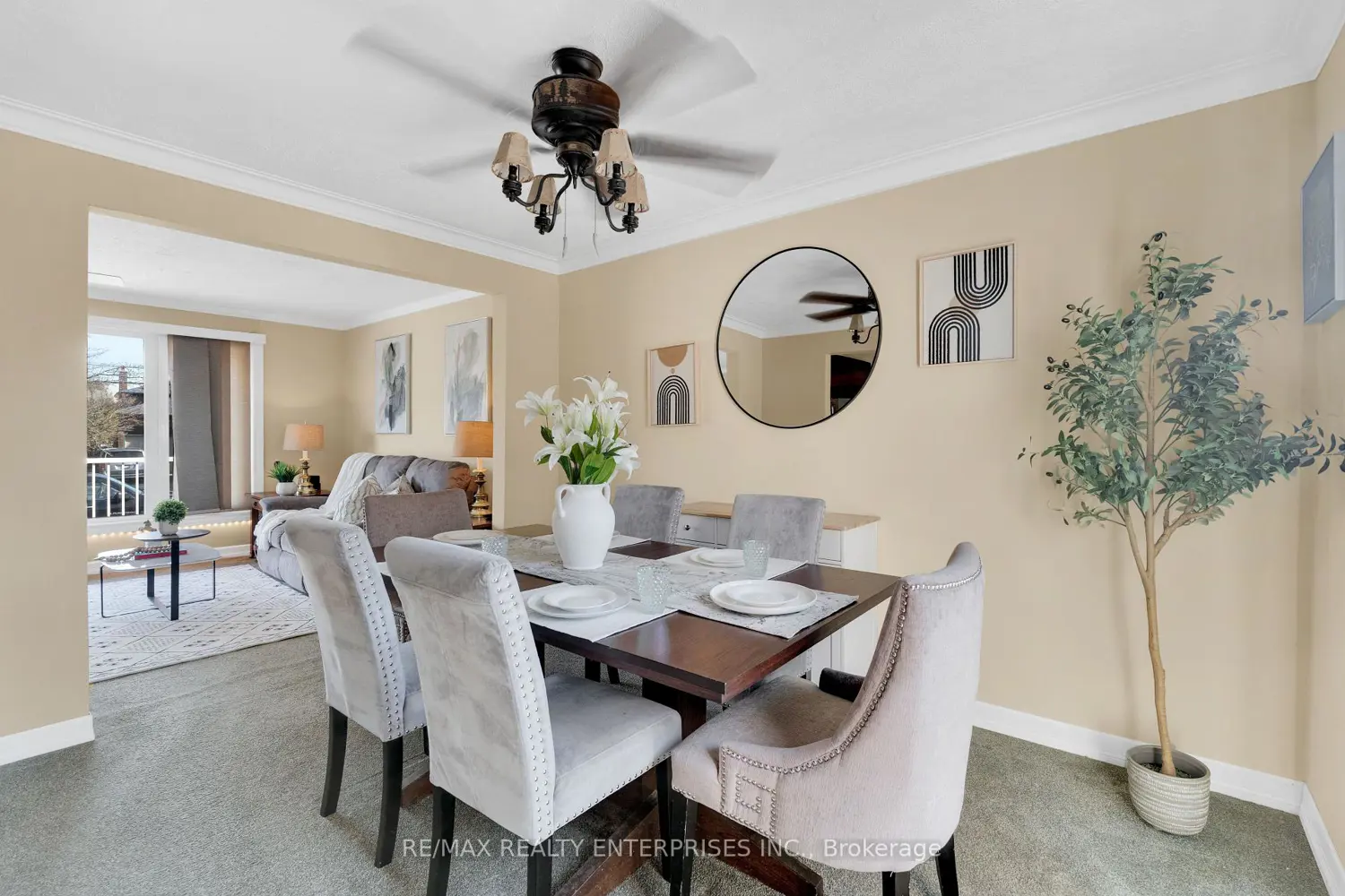 951 Atwater Avenue photo 3