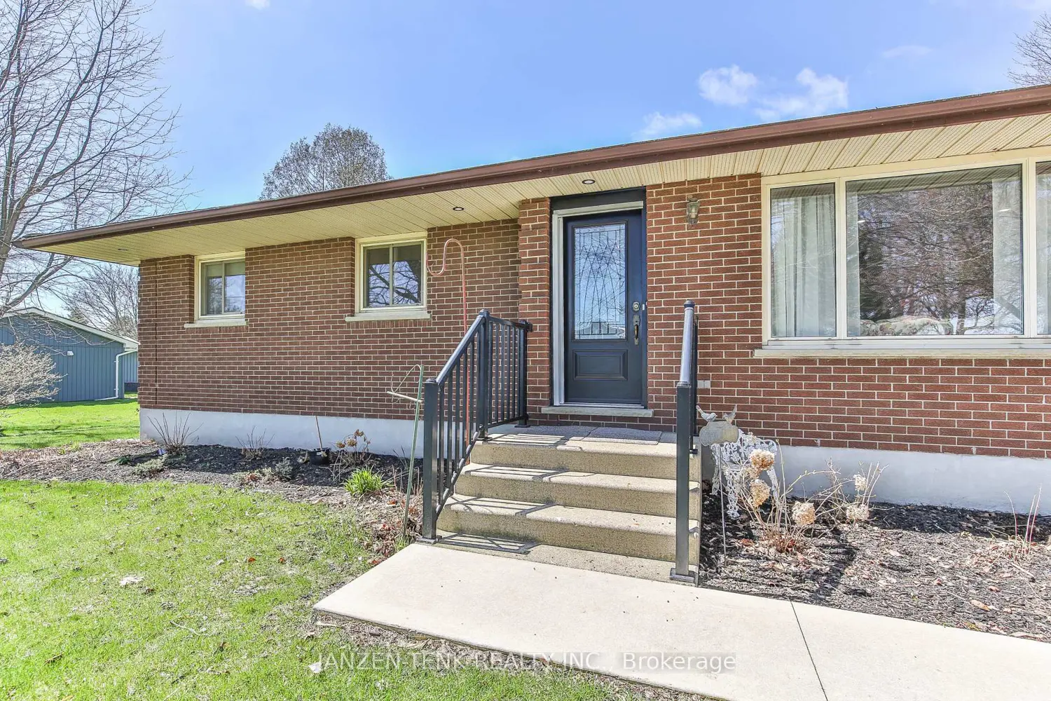 6551 Springfield Road photo 3