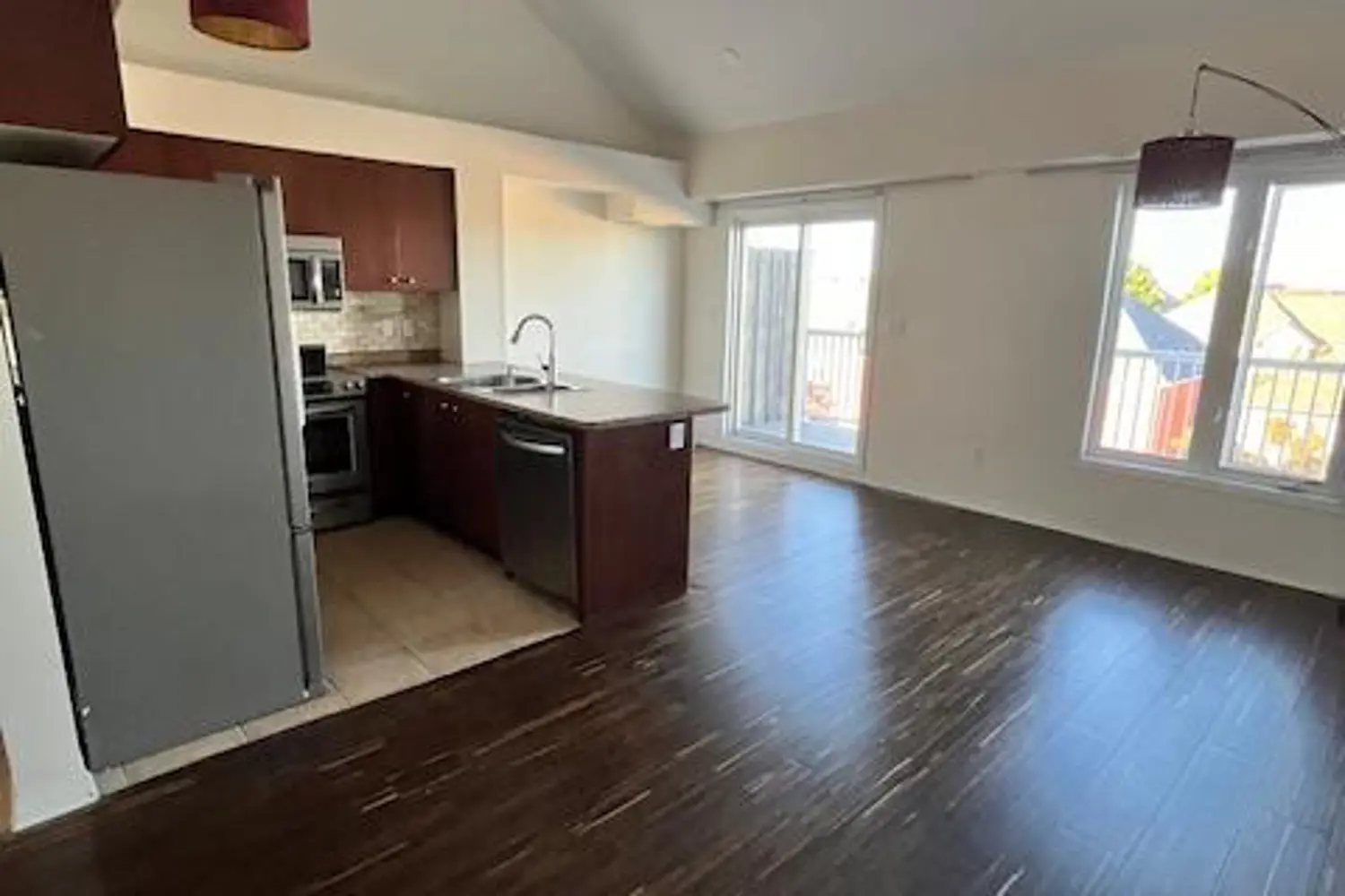 Additional image 3 of 647 C Warden Avenue 11