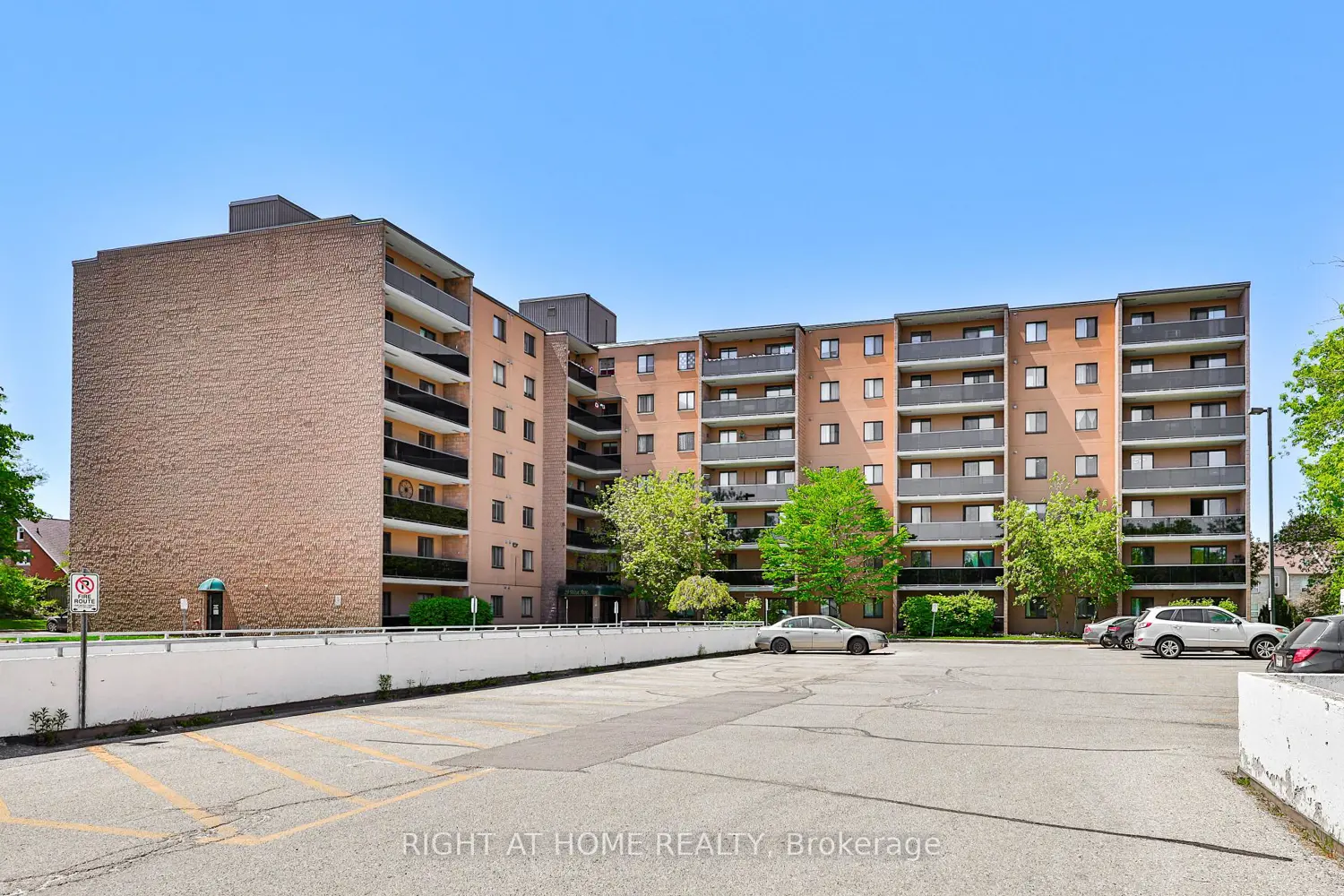 29 West Avenue 411