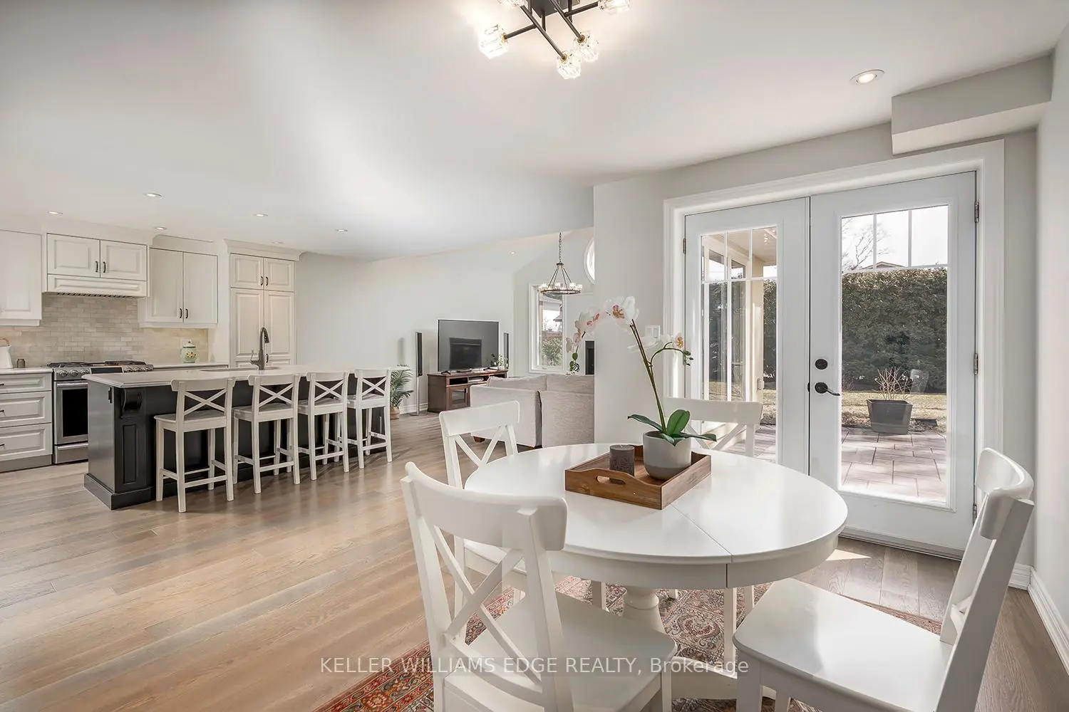 3270 Spruce Avenue photo 4